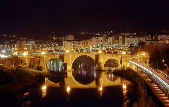Castelodobispo - Ourense Sobrado del Obispo Luaran gambar